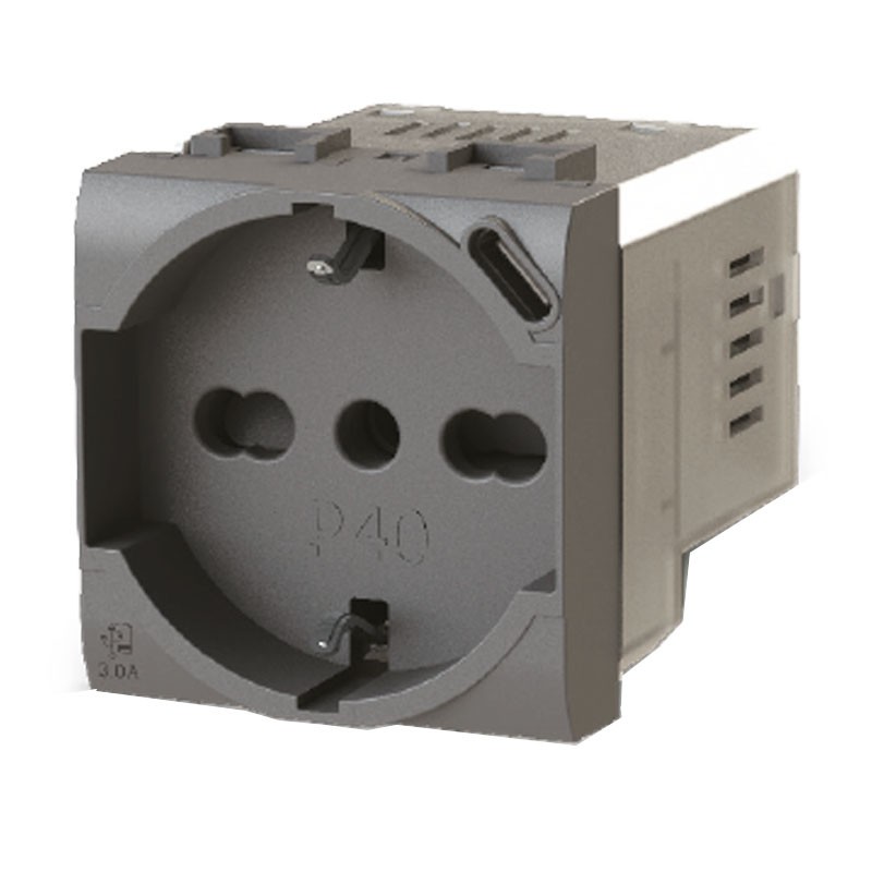 Bticino Livinglight 4B.L.P40 3.0A Bipass et prise Schuko 4Box P40 avec USB 3.0A