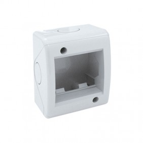 Conteneur de l'Étang pour une Série de Ave...