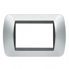 Bticino Living International plaque 3 modules...