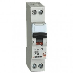 Bticino magnetotérmico 32A 1+N 4.5 KA FC881C32