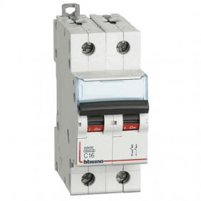 Bticino magnetotérmico 1+N 6 KA 16A FN81NC16