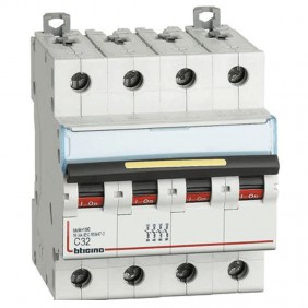 Bticino interruptor de circuito-4P 32A C 16kA 4...