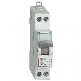 Bticino 2P 32A seccionador 1 módulo F72N32