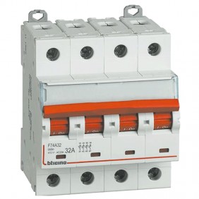 Bticino accessoire isolateur 4P 32A 4 modules...