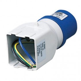 Gewiss Industrieadapter mit 16A Stecker und 2...