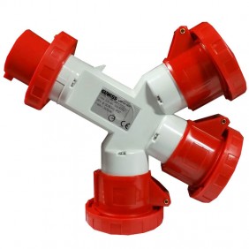 Multiplicador triple Gewiss 3P+E 32A IP67 3...